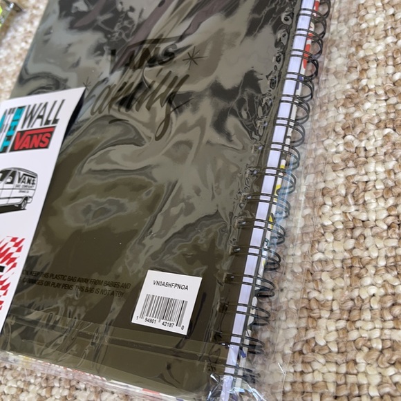 Vans Family notebook & Stickers - Picture 11 of 13